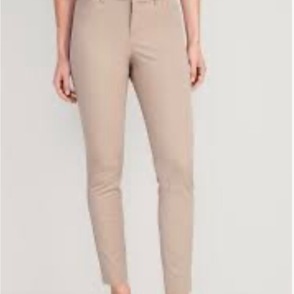 Old Navy Mid Rise Khaki Pixie Pants